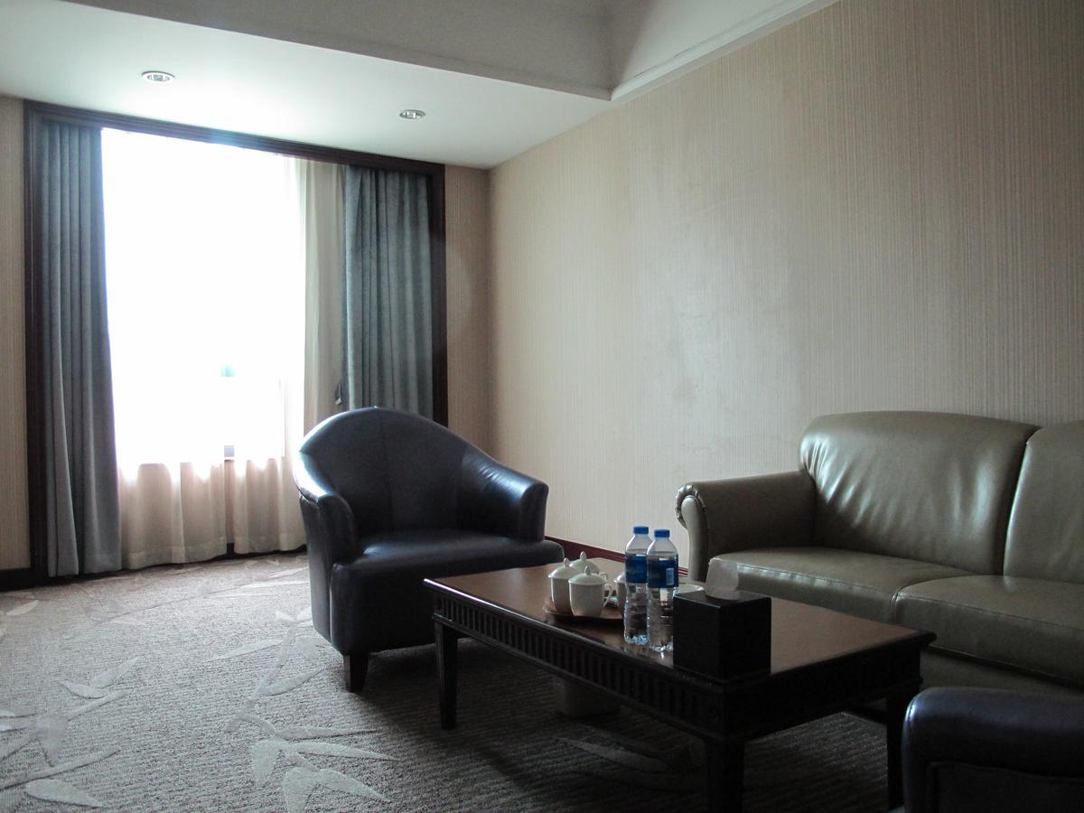 Guangzhou Nanfang Yiyuan Hotel Εξωτερικό φωτογραφία
